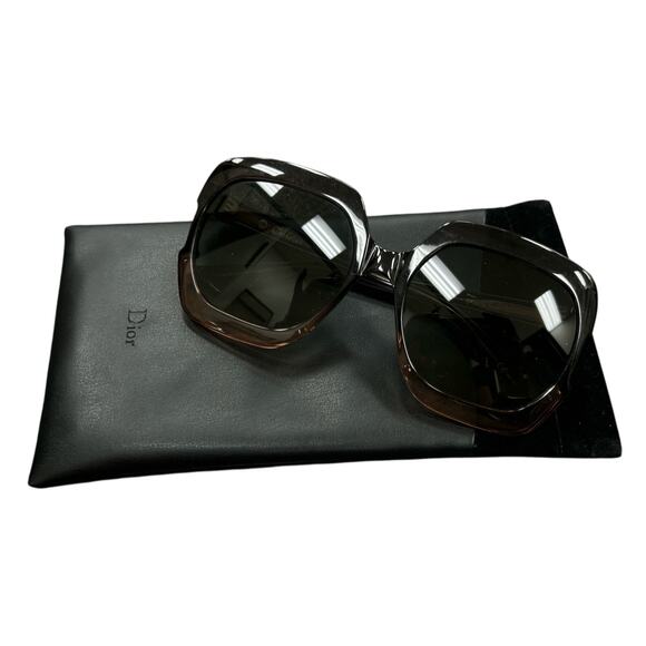 Christian Dior Women’s Sunglasses #7HHPR Oversized Gray and Peach Gradient - Picture 1 of 4